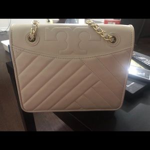 Tory Burch chain Bag, amazing for formal events.